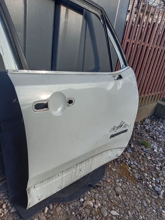 Джип Ренегат дверка права передня