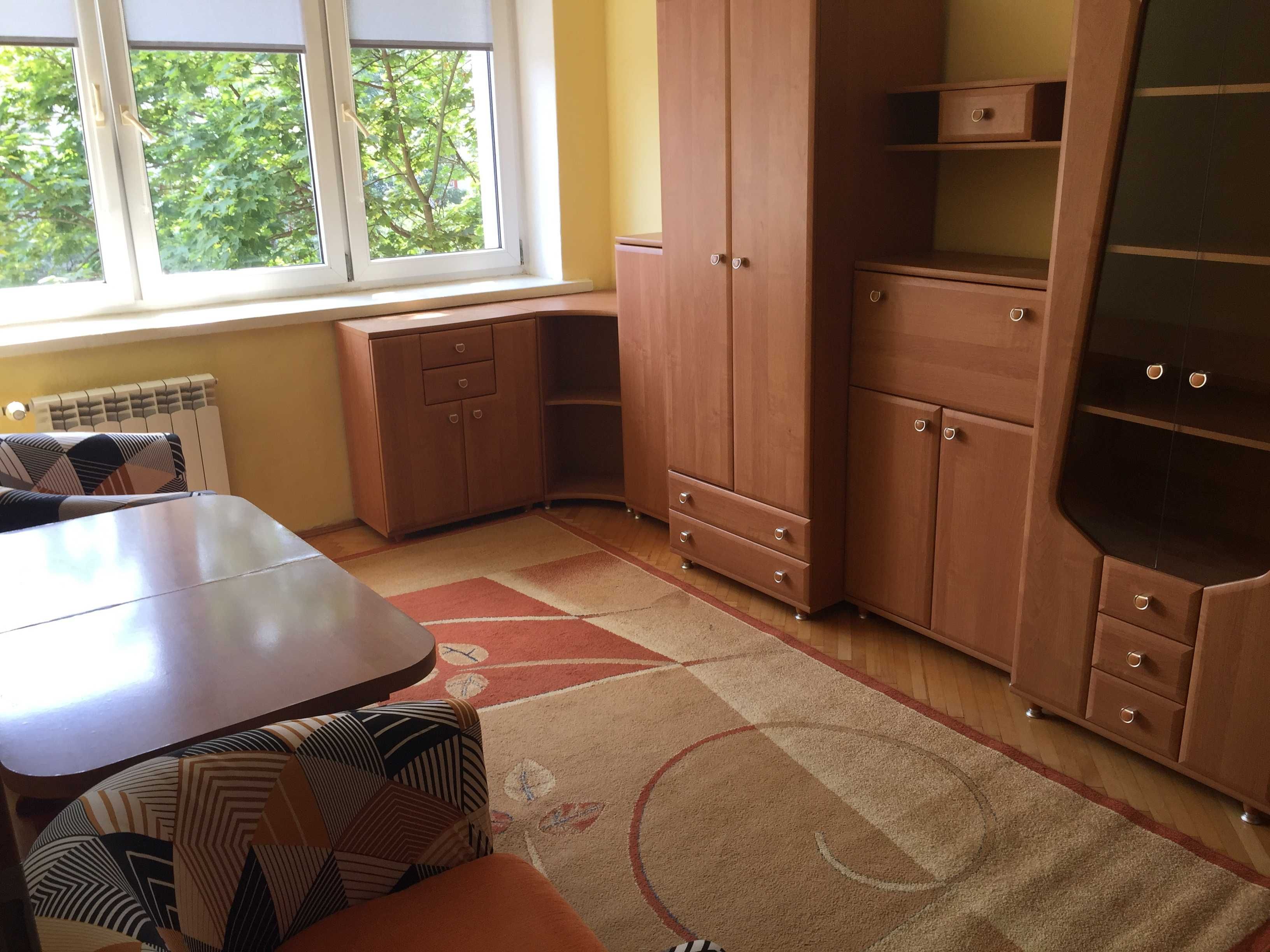 wynajmę 2 pokoje z oddzielną kuchnią