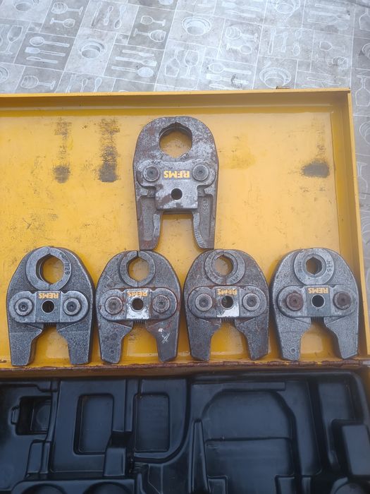 Zaciskarka rems z szczekami M