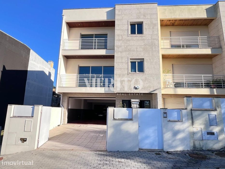 Moradia em Banda T4 - em Lomar, Braga