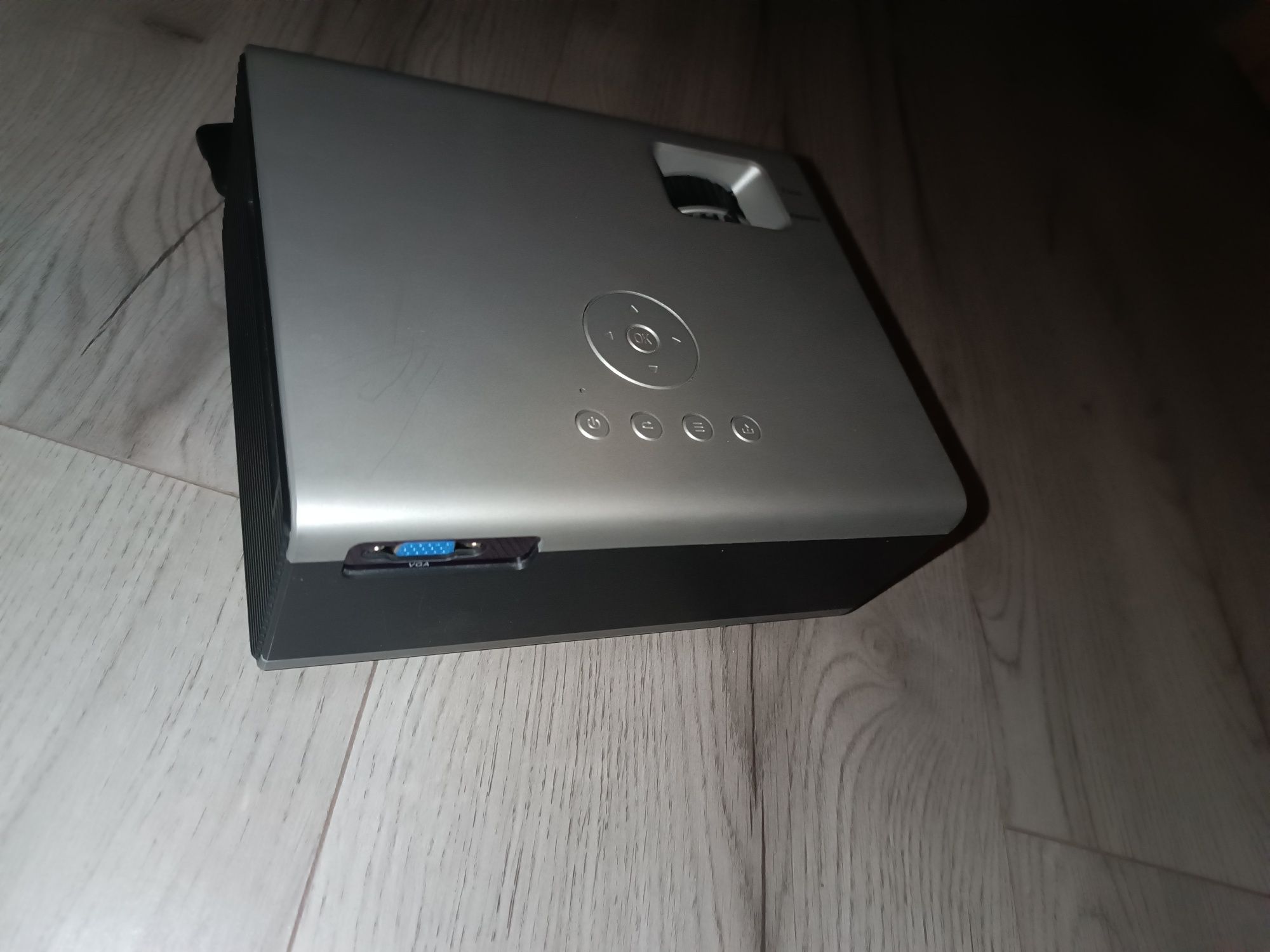Projektor Overmax Multipic 3.5 + oryginalne kable i pilot