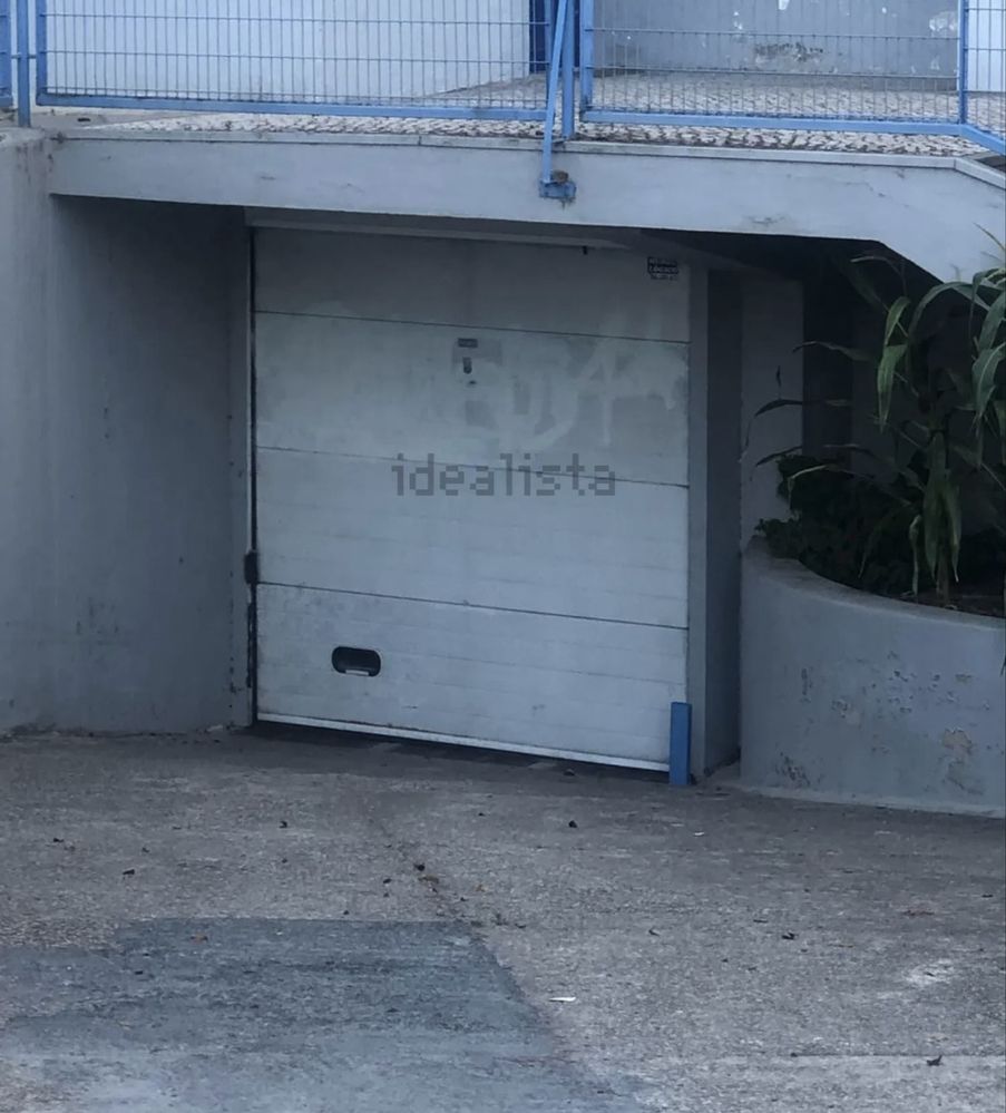 Alugo garagem box 15m2