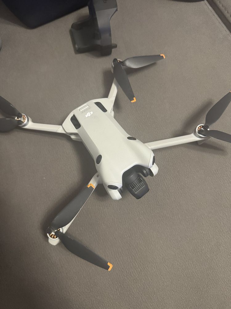 DJI Mini 4 Pro + vários extras