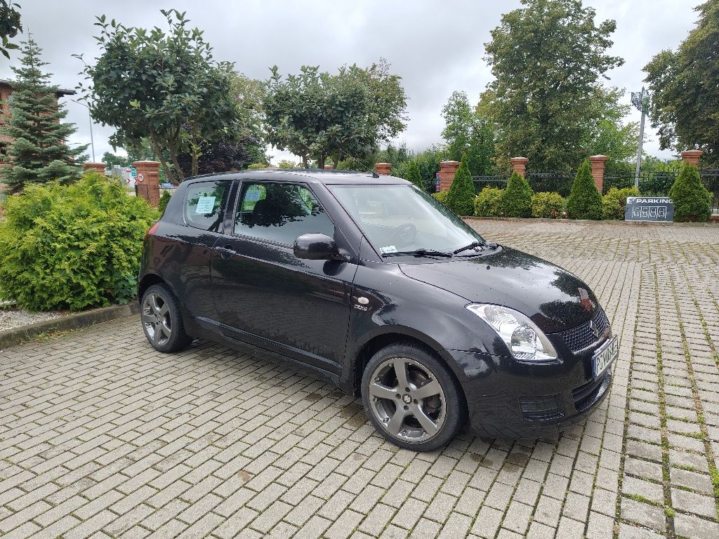 Suzuki Swift - 1.3.DDIS . Niski przebieg. Garażowany