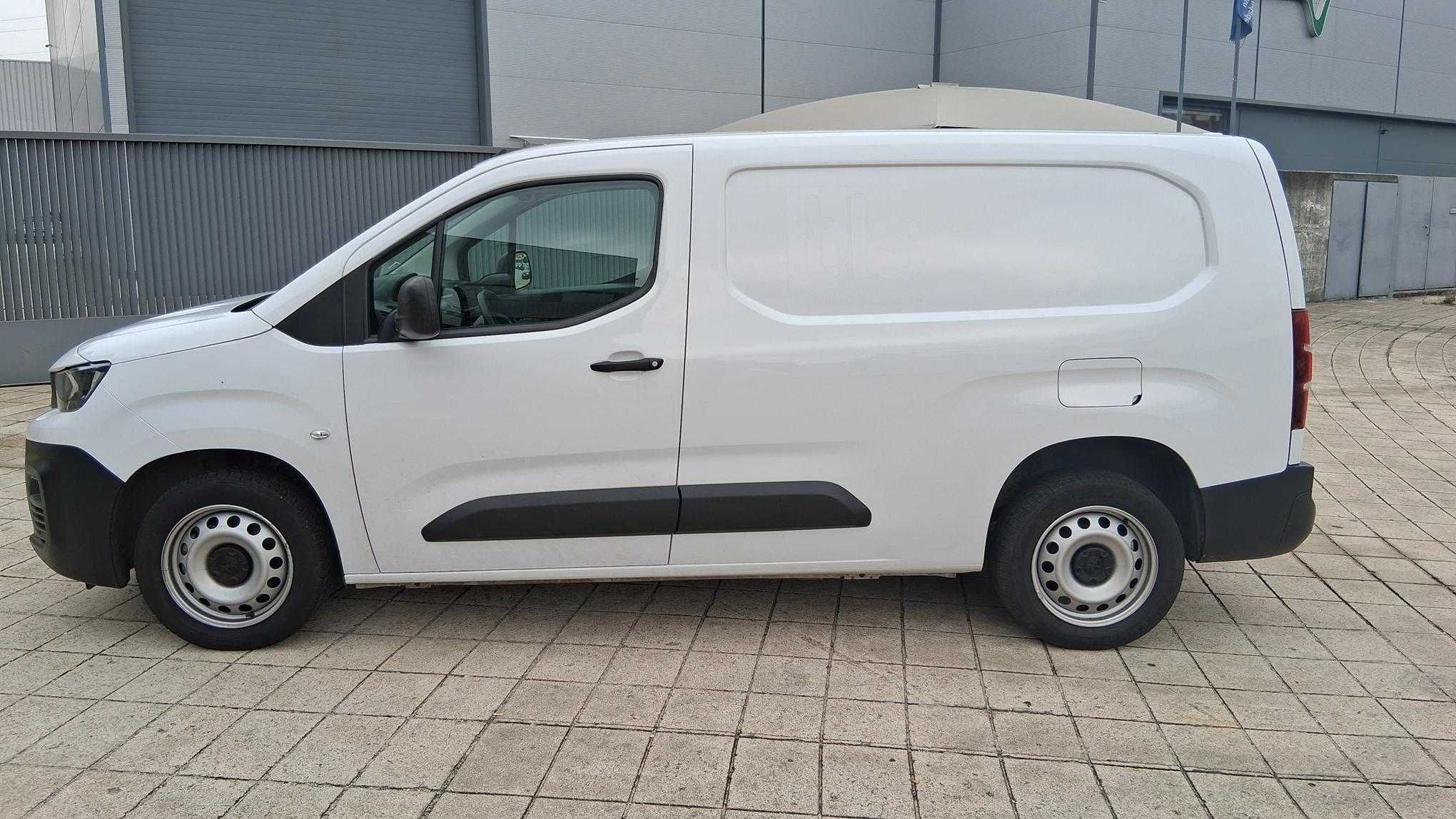 Peugeot Partner Longa 3 Lugares 2023 IVA Dedutível