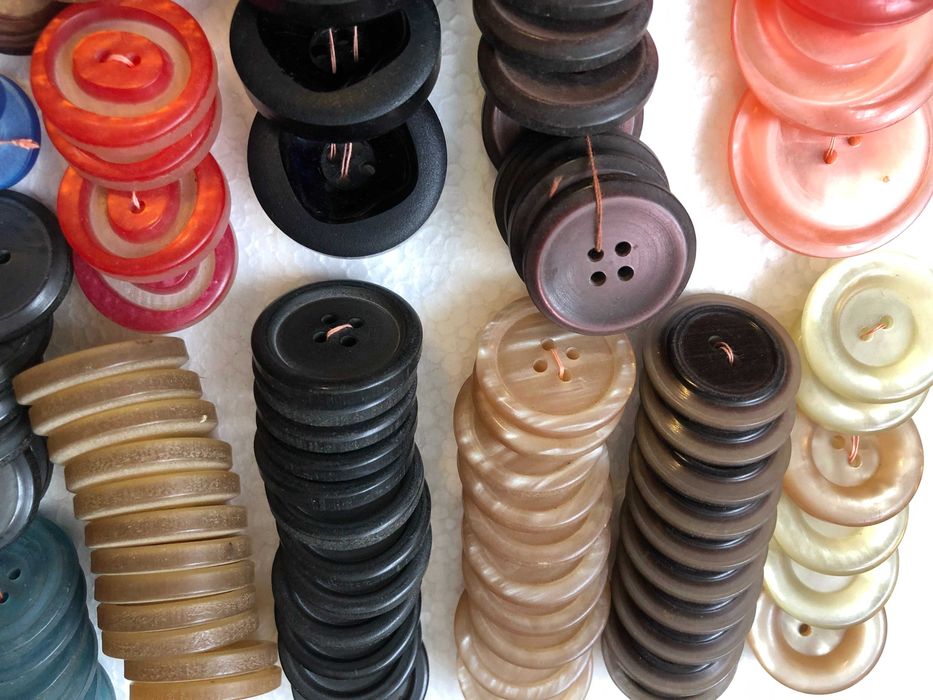 ЛОТ Большие пуговицы  162 шт