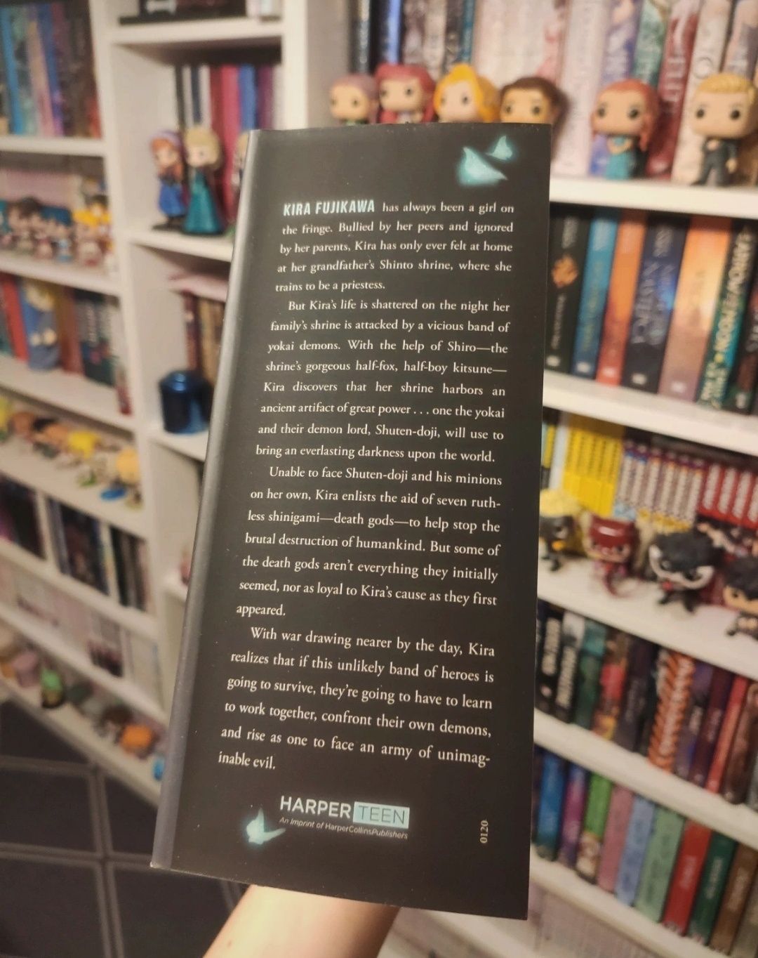 Po angielsku seven deadly shadows książka fantasy
