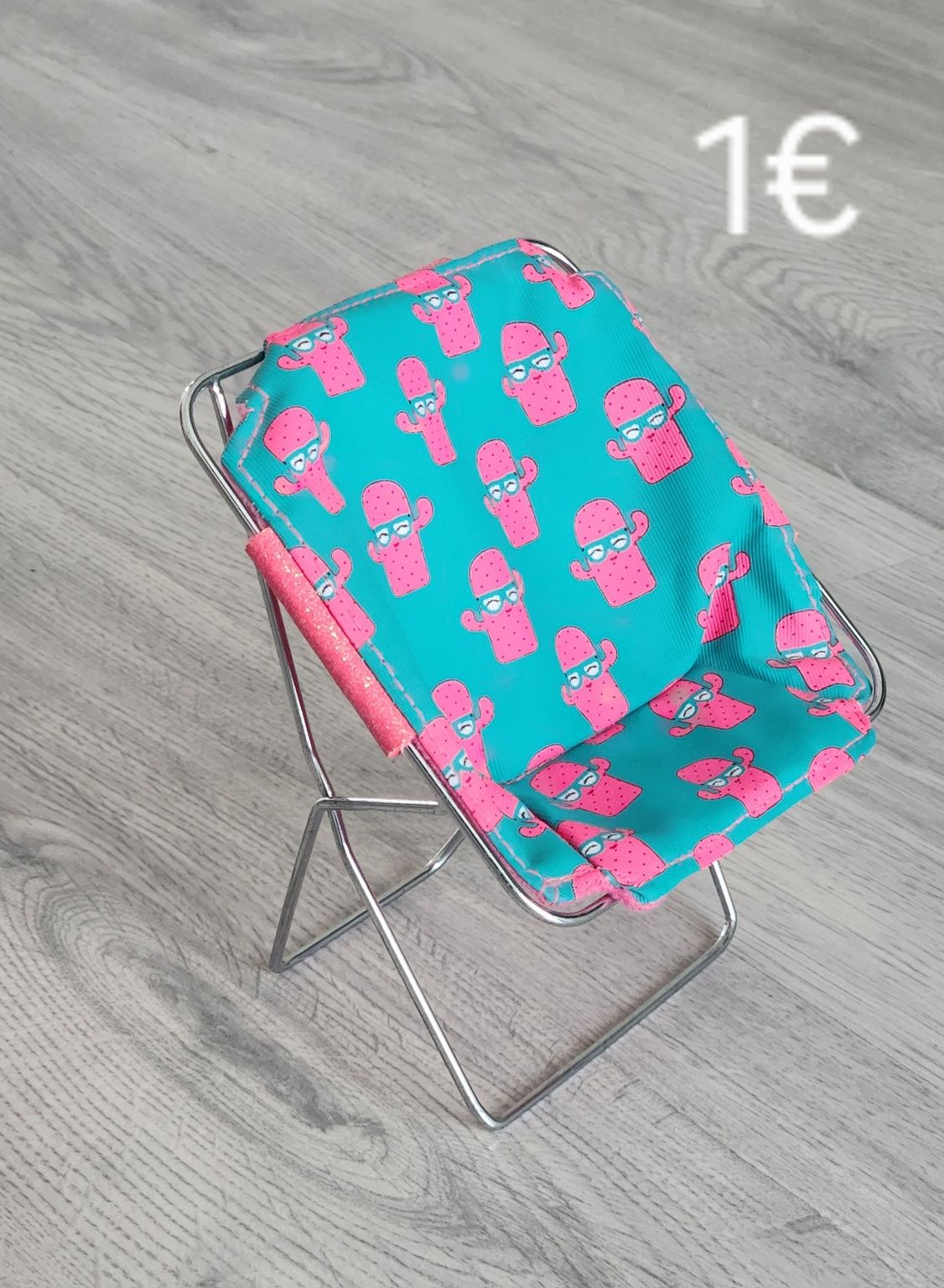 Vários objetos Barbie