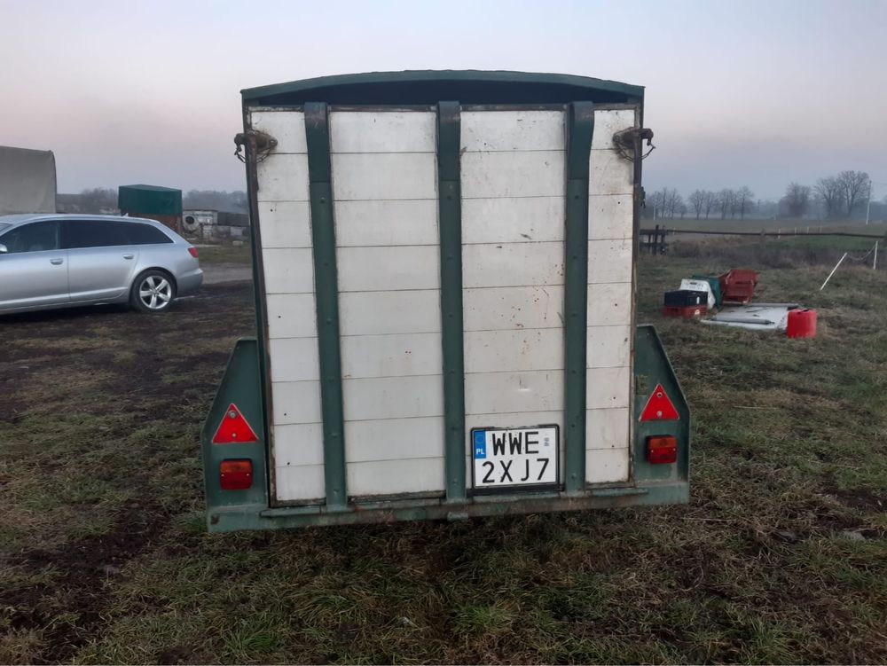 Przyczepka do przewozu zwierząt