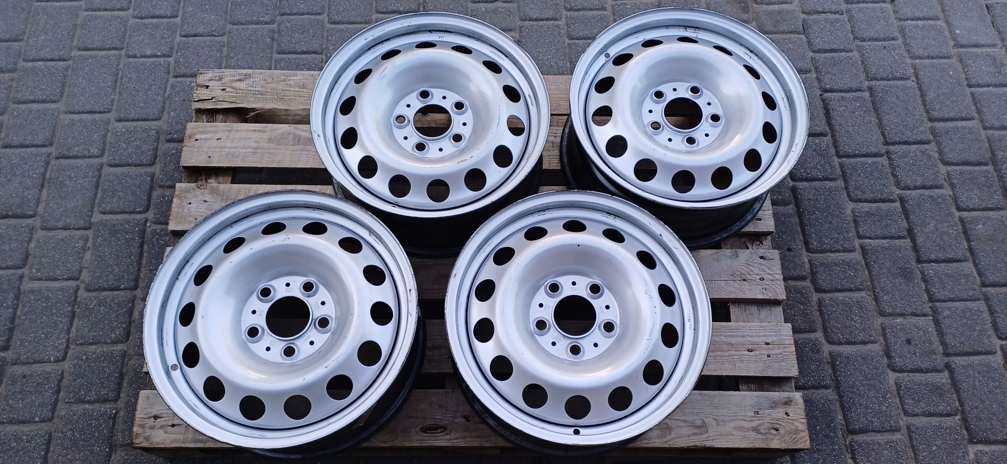 Felgi stalowe BMW 6,5x16 cali , ET 46 ,