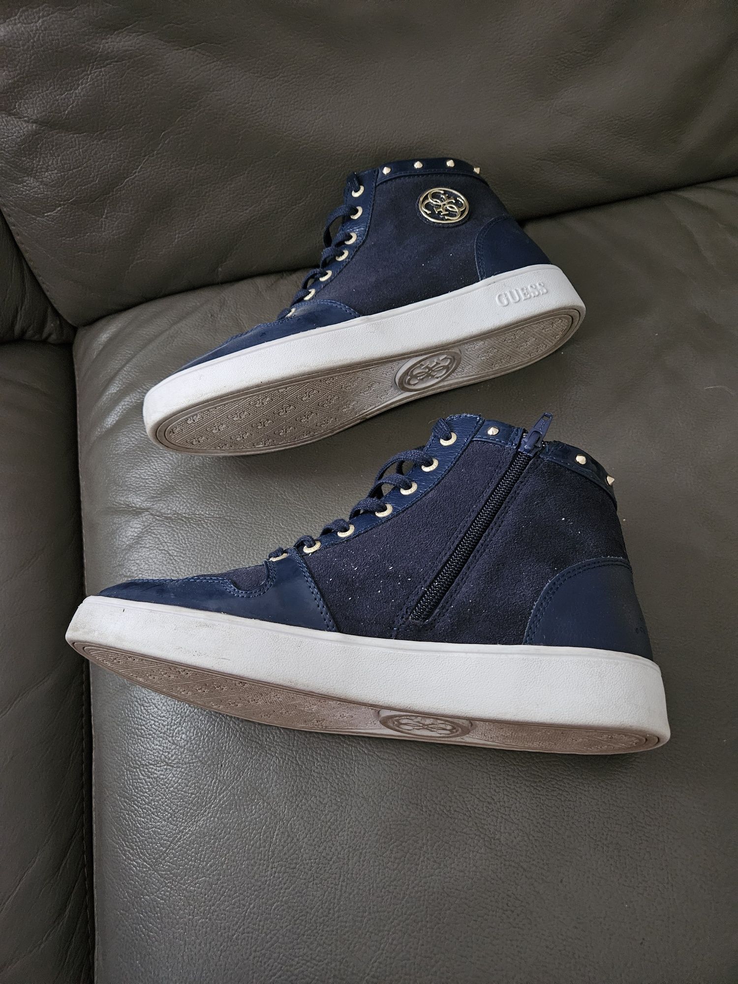 Guess wewnętrzny koturn botki trampk 40