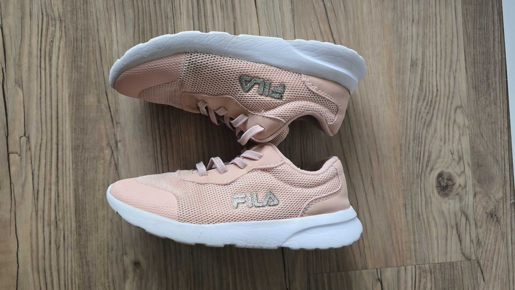 Adidasy dla dziewczynki Fila r 31 długość ok18/19 cm letnie adidasy