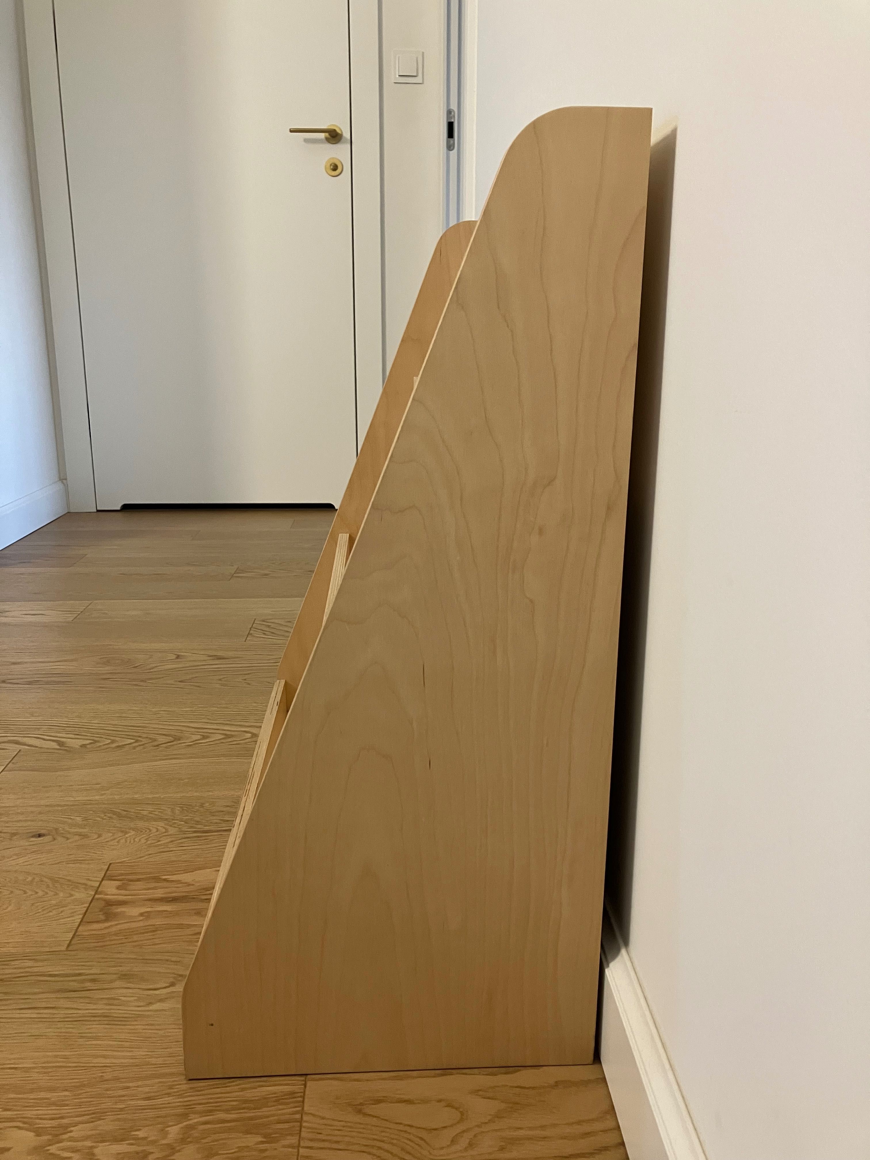 Biblioteczka Montessori na książki MOMIKI
