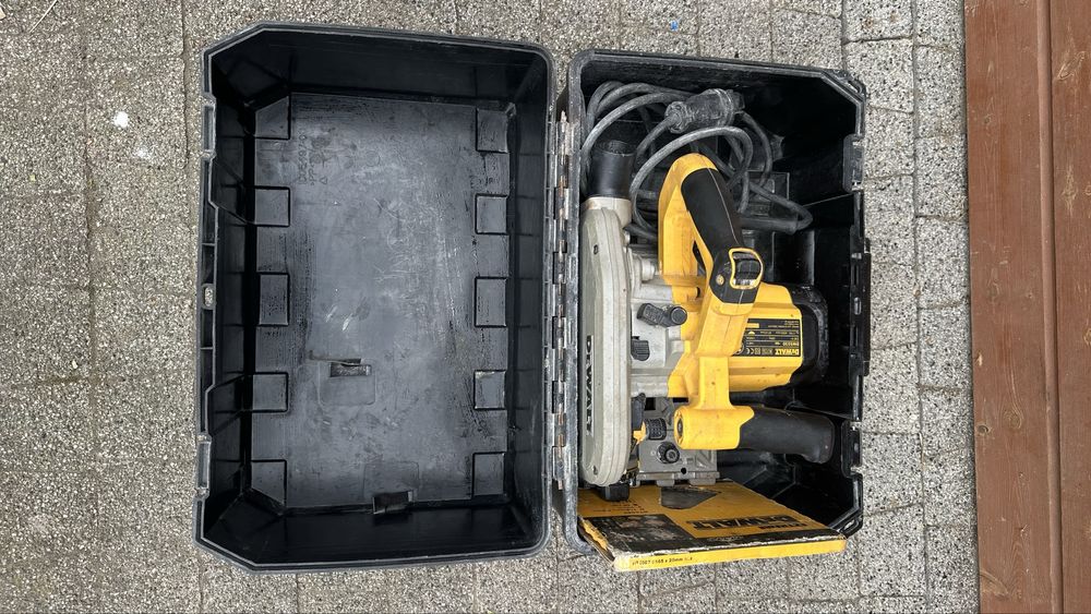 Zagłębiarka Dewalt DWS520