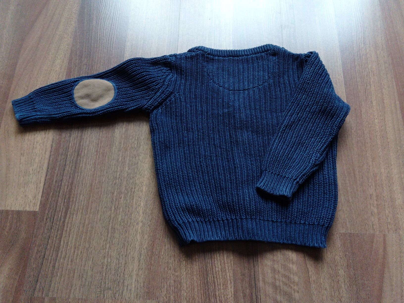 Sweter, r. 80, F&F, zapinany na guziki, ciepły.