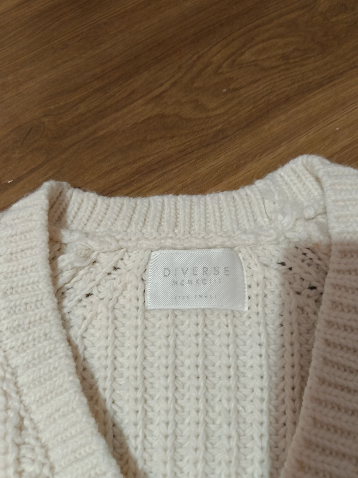 Sweter Diverse  .