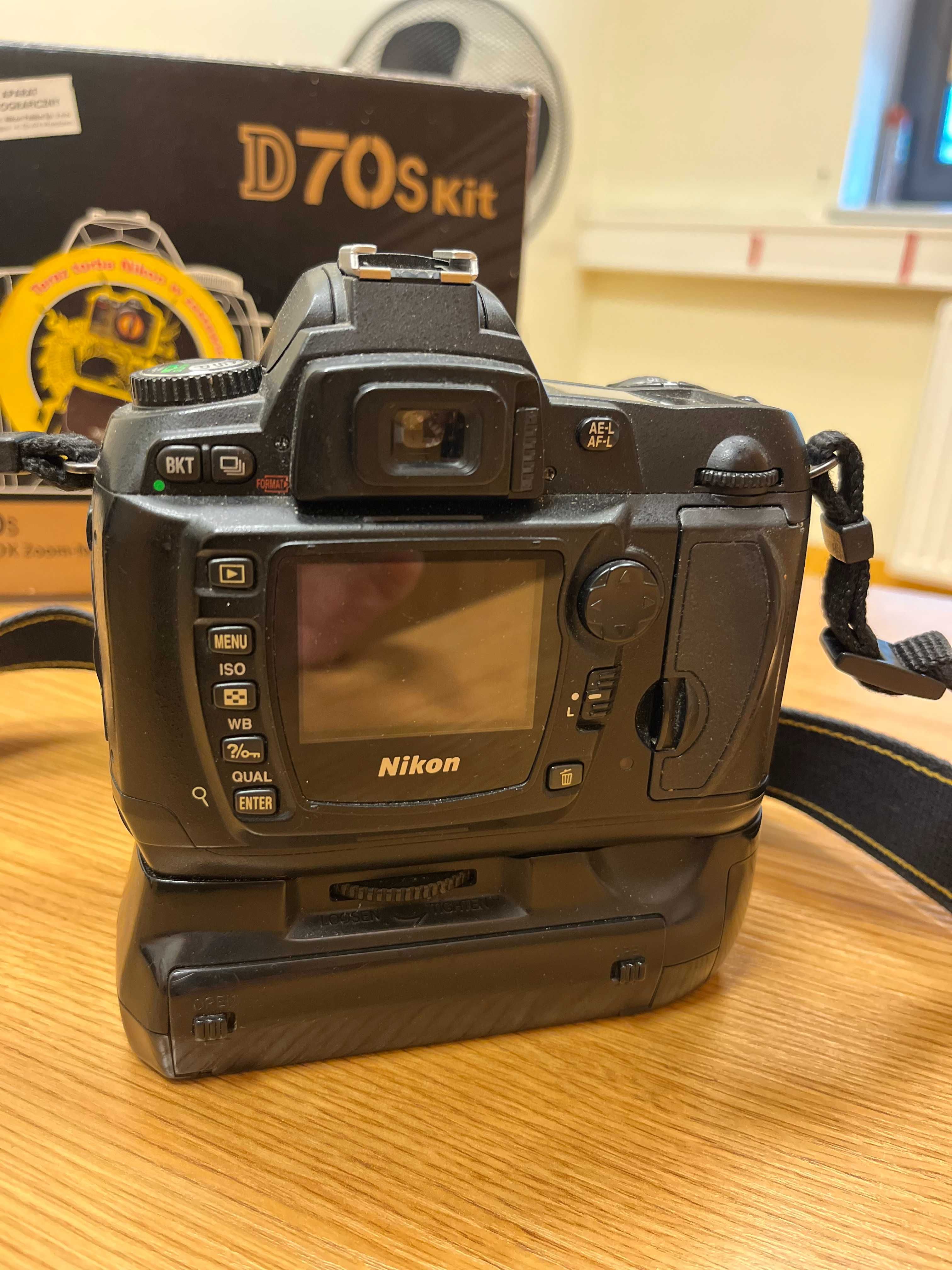 Nikon D70s obiektywy Nikor 50mm 1,8 Nikor 70-300 Nikon SB600 komplet