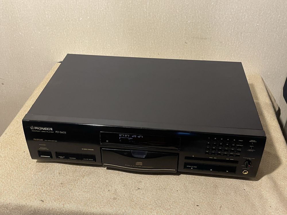 Отличный CD-проигрыватель PIONEER PD-S602