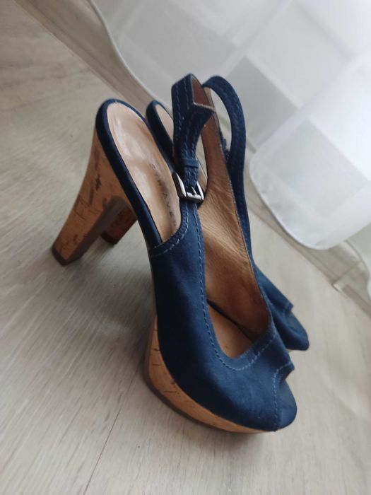 Sandały obcasy buty na obcasie granatowe na słupku