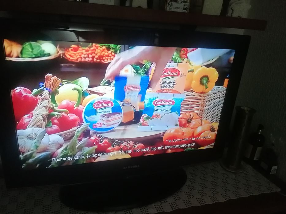 Vendo 32 polegadas TV lcd como nova