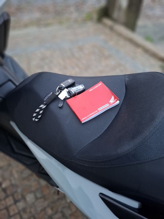 Honda forza 125 de 2023  como nova (ainda  com garantia)