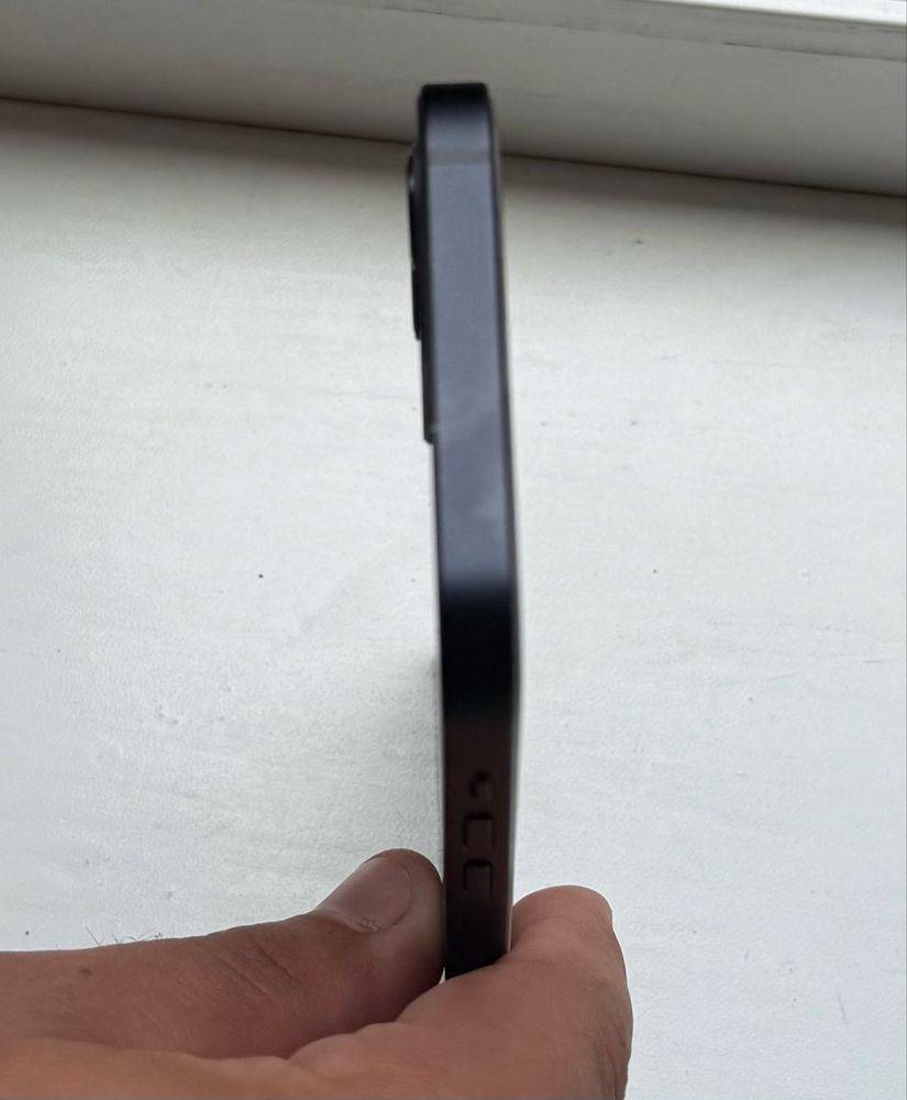 Продам Iphone 12 64 гигабайта  у чудовому стані з захисним склом