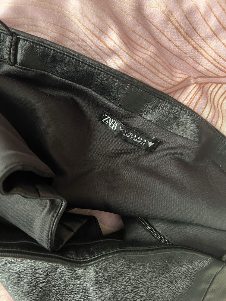 Czarny top ze skóry ZARA | rozmiar S