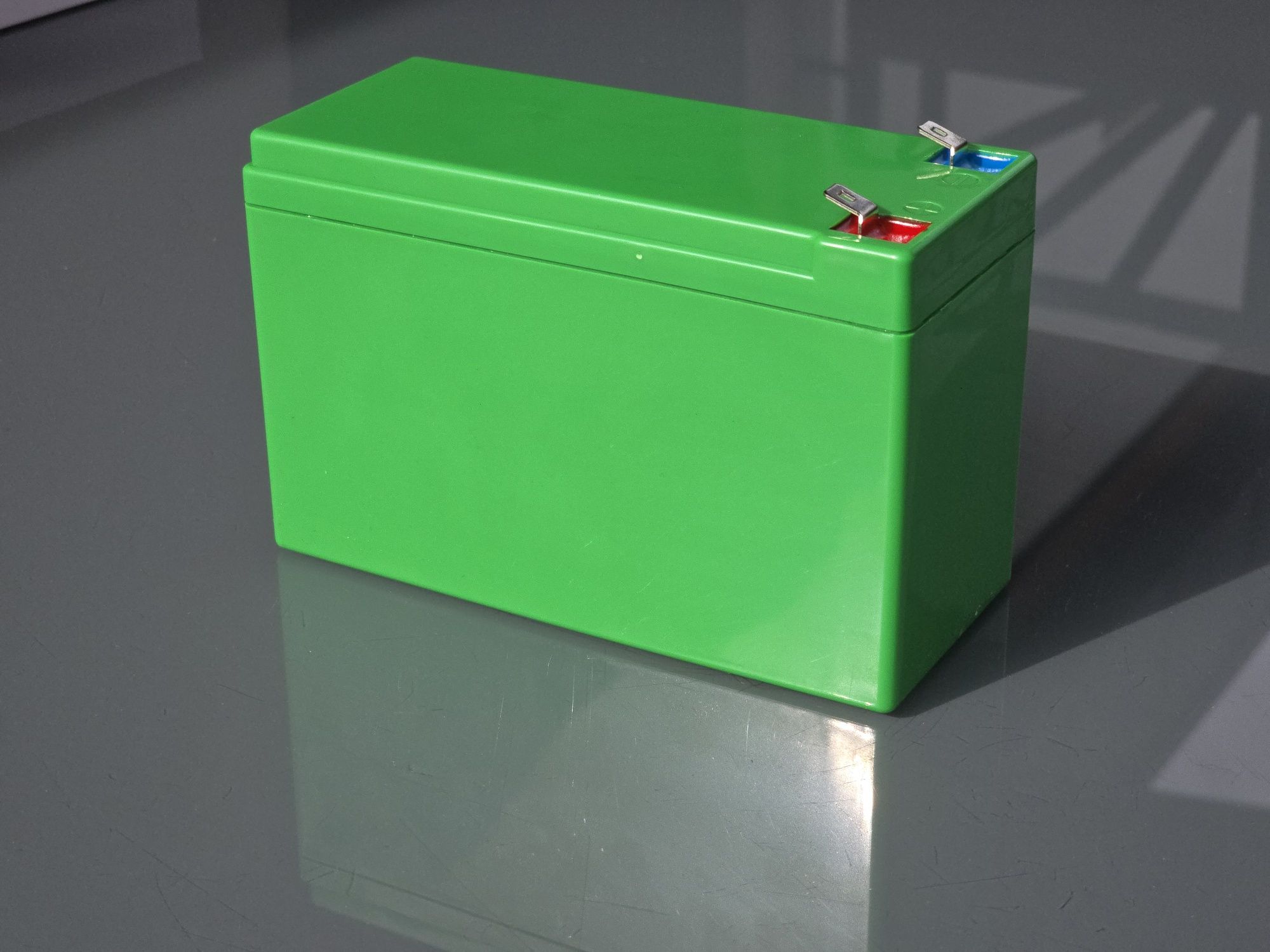 Akumulator Li-ion 12.6V BMS 40A + ładowarka. (echosonda,oświetlenie)