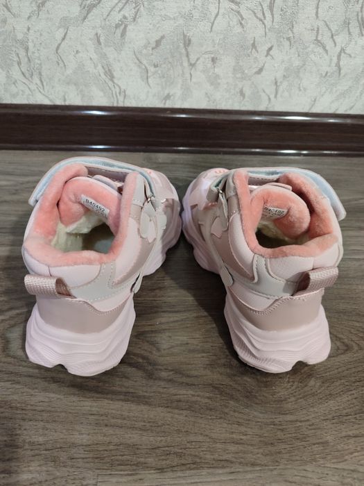 Кросівки зимові для дівчинки