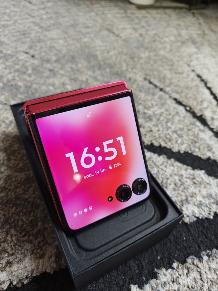 Smartfon Motorola Razr 50 Ultra hot pink
