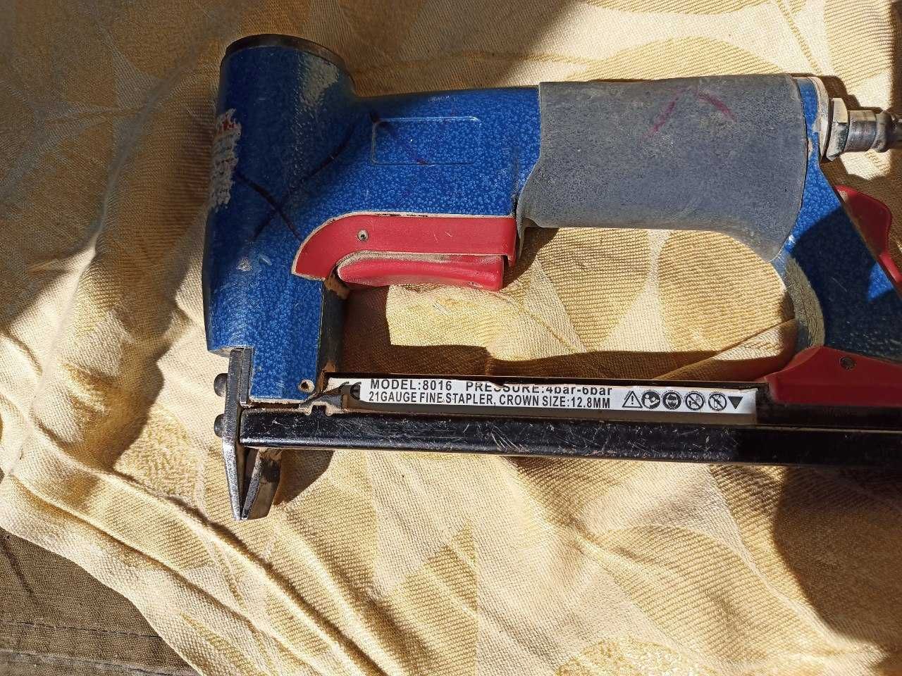 Продам пневмостеплеры Intertool mod.8016