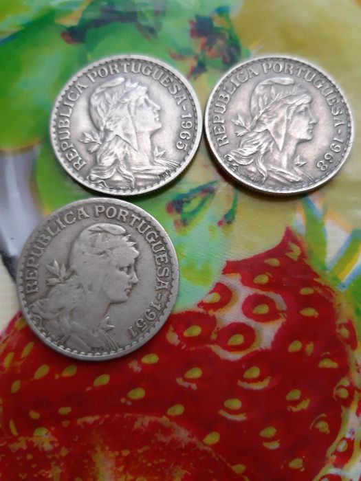 Moedas antigas Escudos e Centavos