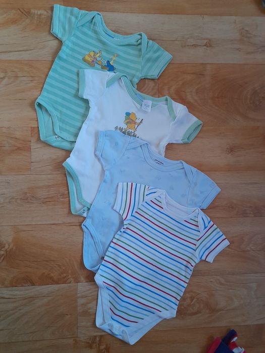 4pak body z krótkim rękawem r. 68
