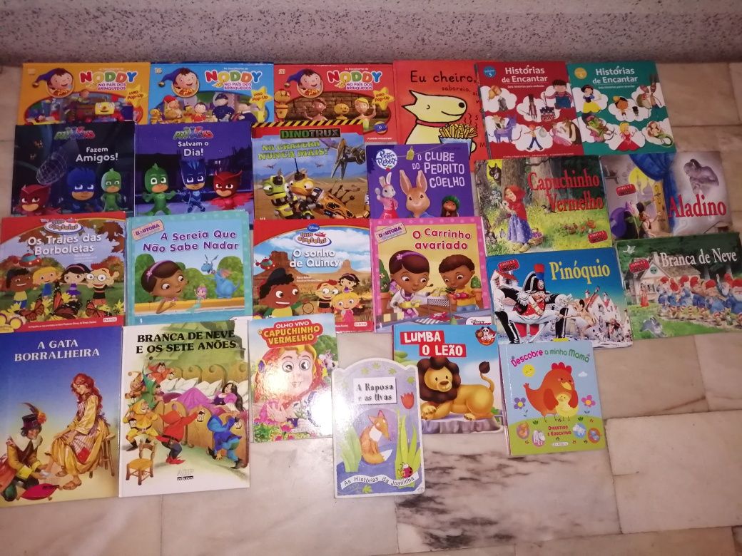 Lote de 24 livros infantis Noddy