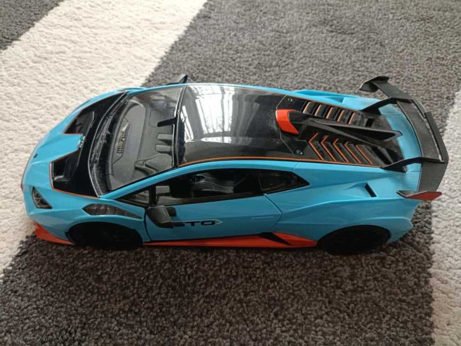 Lamborghini Huracan STO – Rastar Auto R/C 1:14 (98700)