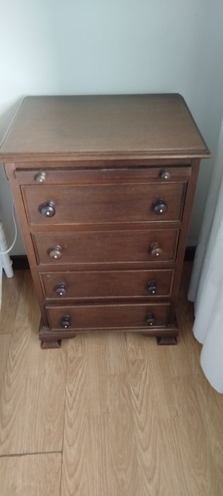 Camiseiro/mesinha de cabeceira