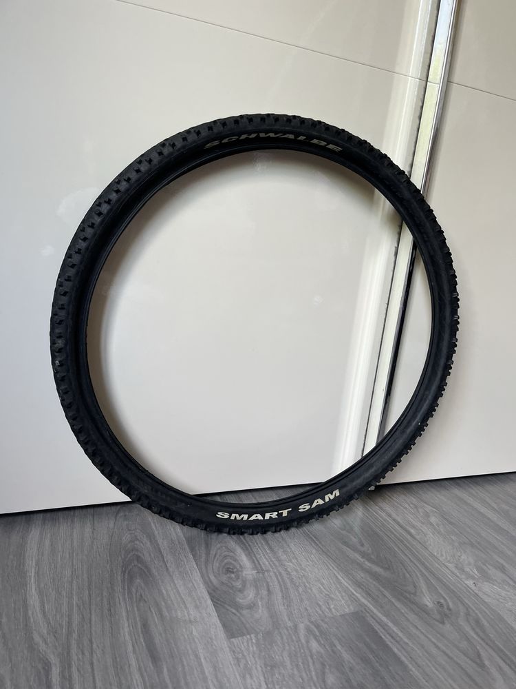Велосипедна шина Schwalbe 26x2.1