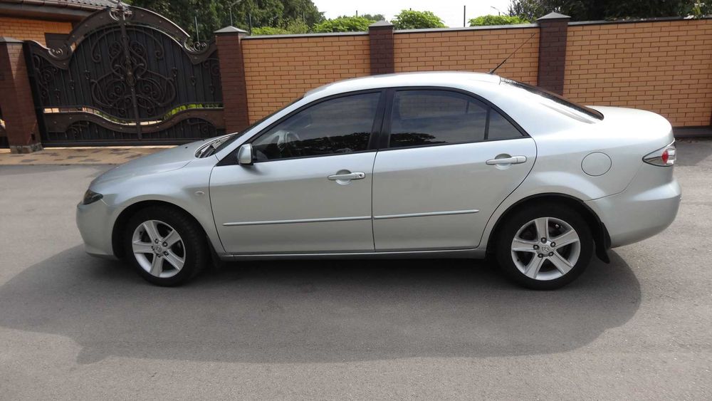 Автомобиль Мазда 6