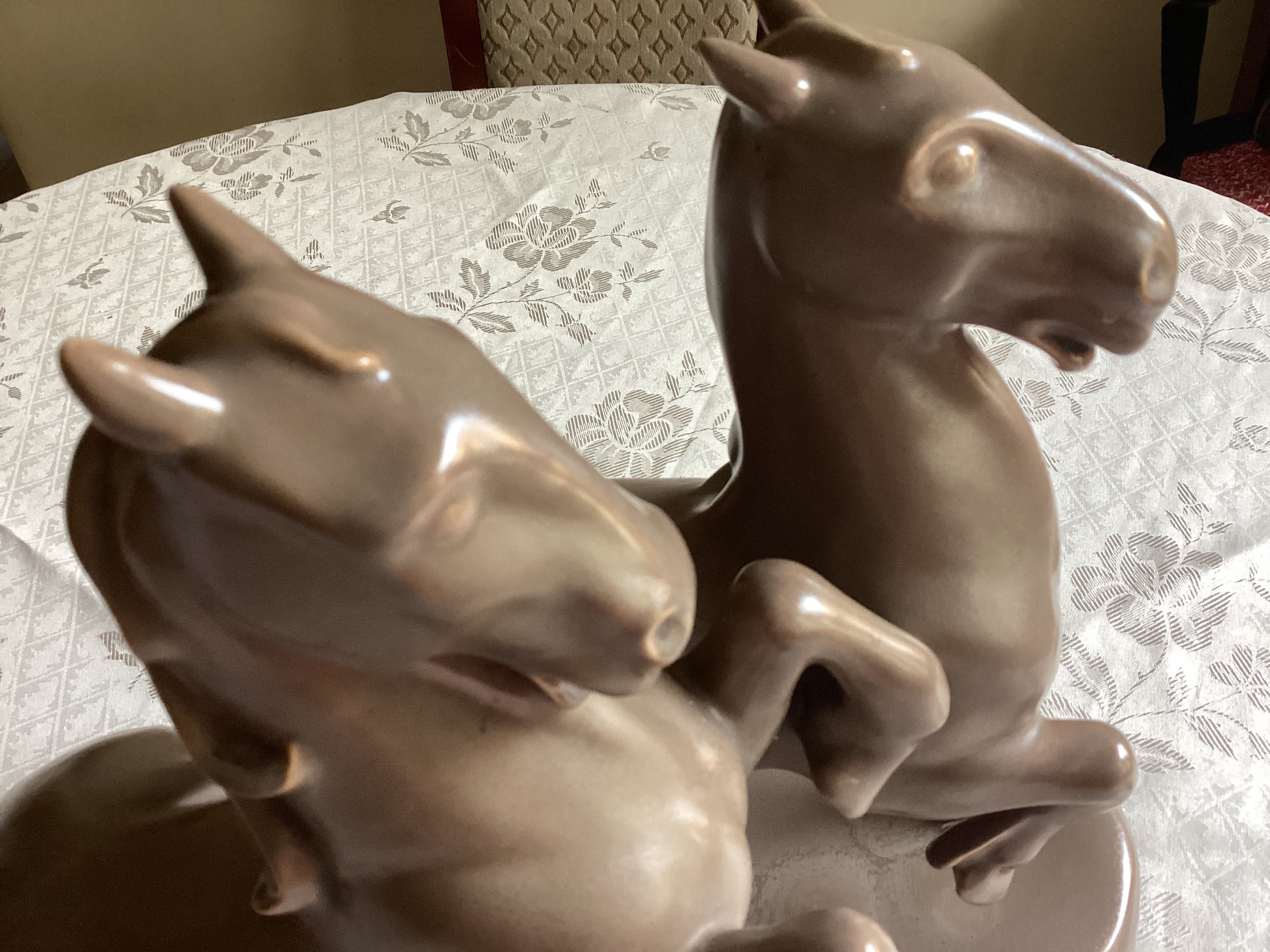 Figura konie na cokole Józefów Czeladź