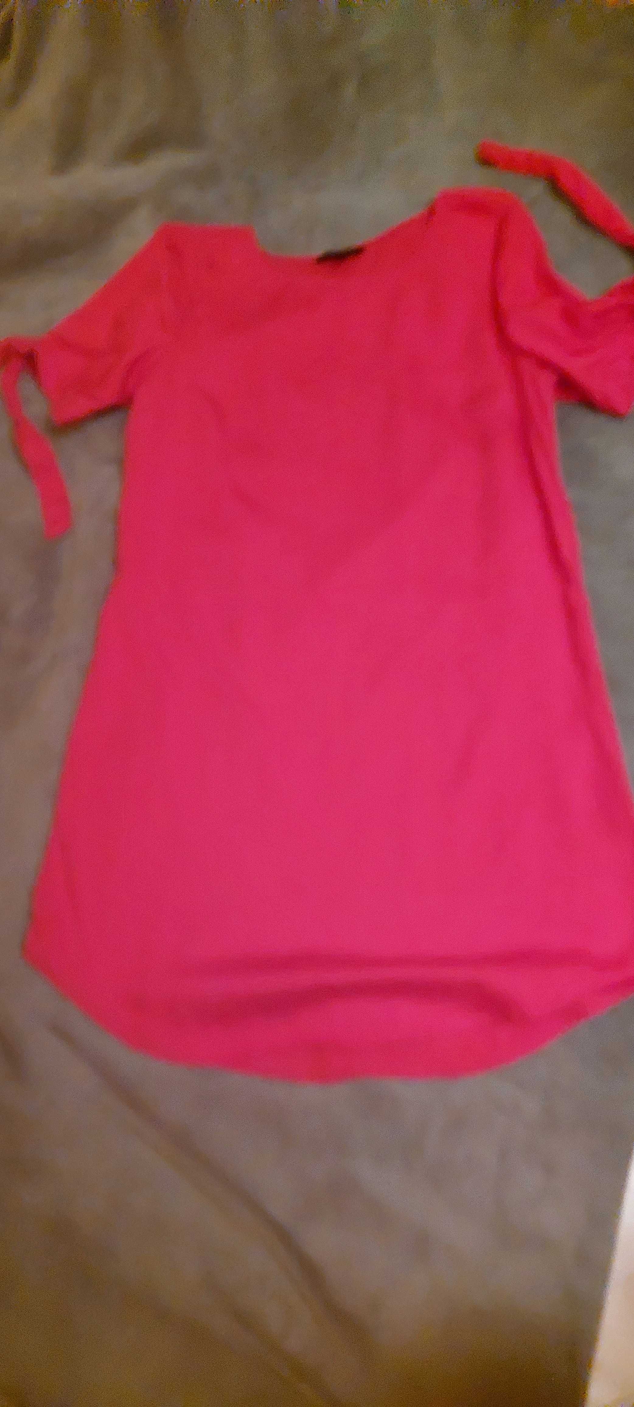 Sukienka czerwona z wiazaniem przy rekawie