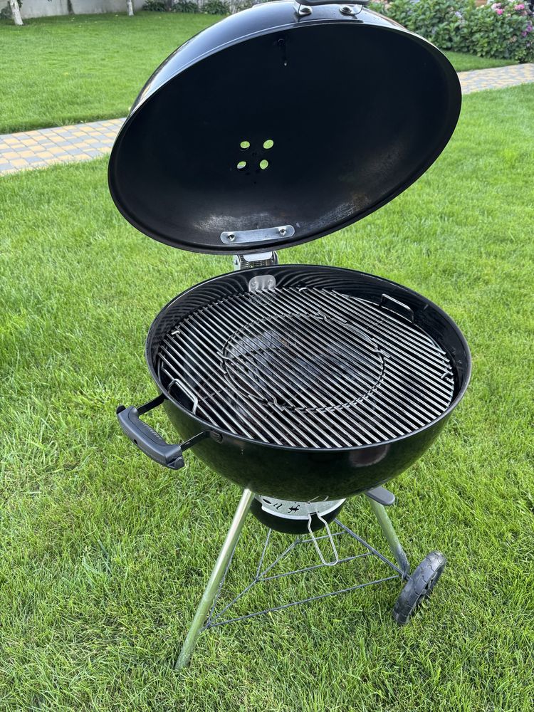 Продам вугільний гриль Weber Mastertouch 5775