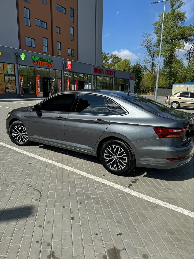 Продам volkswagen jetta mk7 SEL