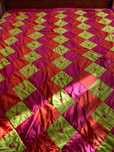 Colcha para cama de casal com losangos coloridos