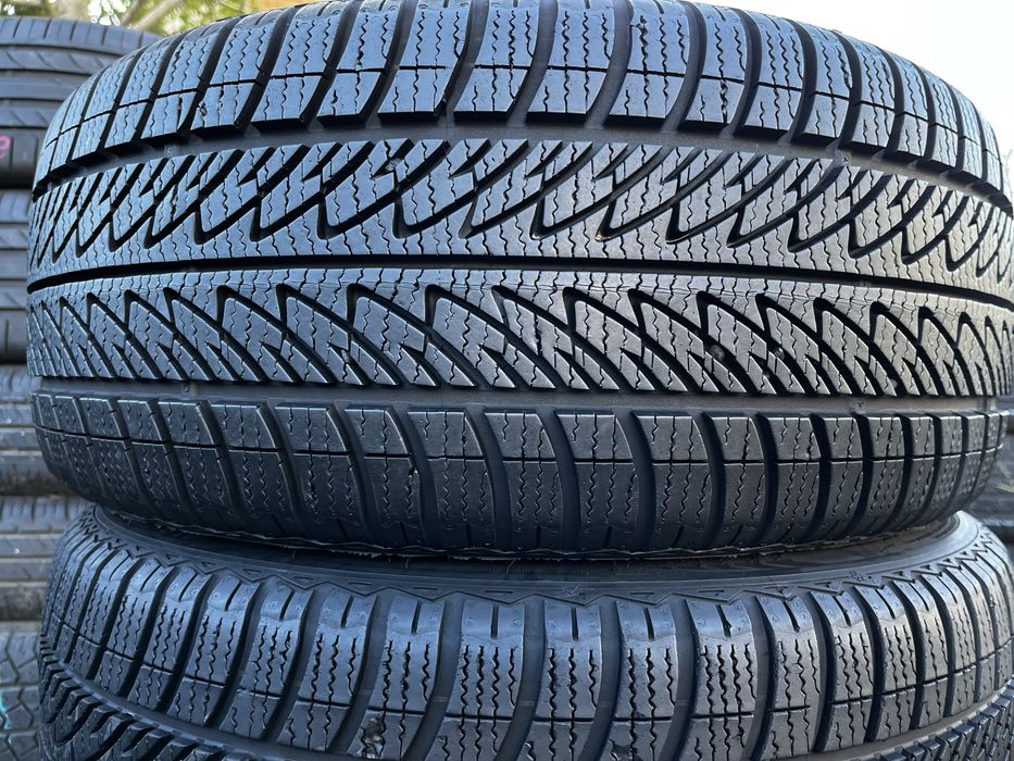 225/40R18 (зима 2шт)GoodYear UltraGrip 8 Вул.Дружківська12