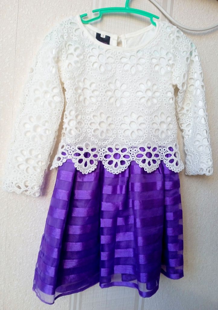 Нарядное белое фиолетовое кружевное платье для принцесы