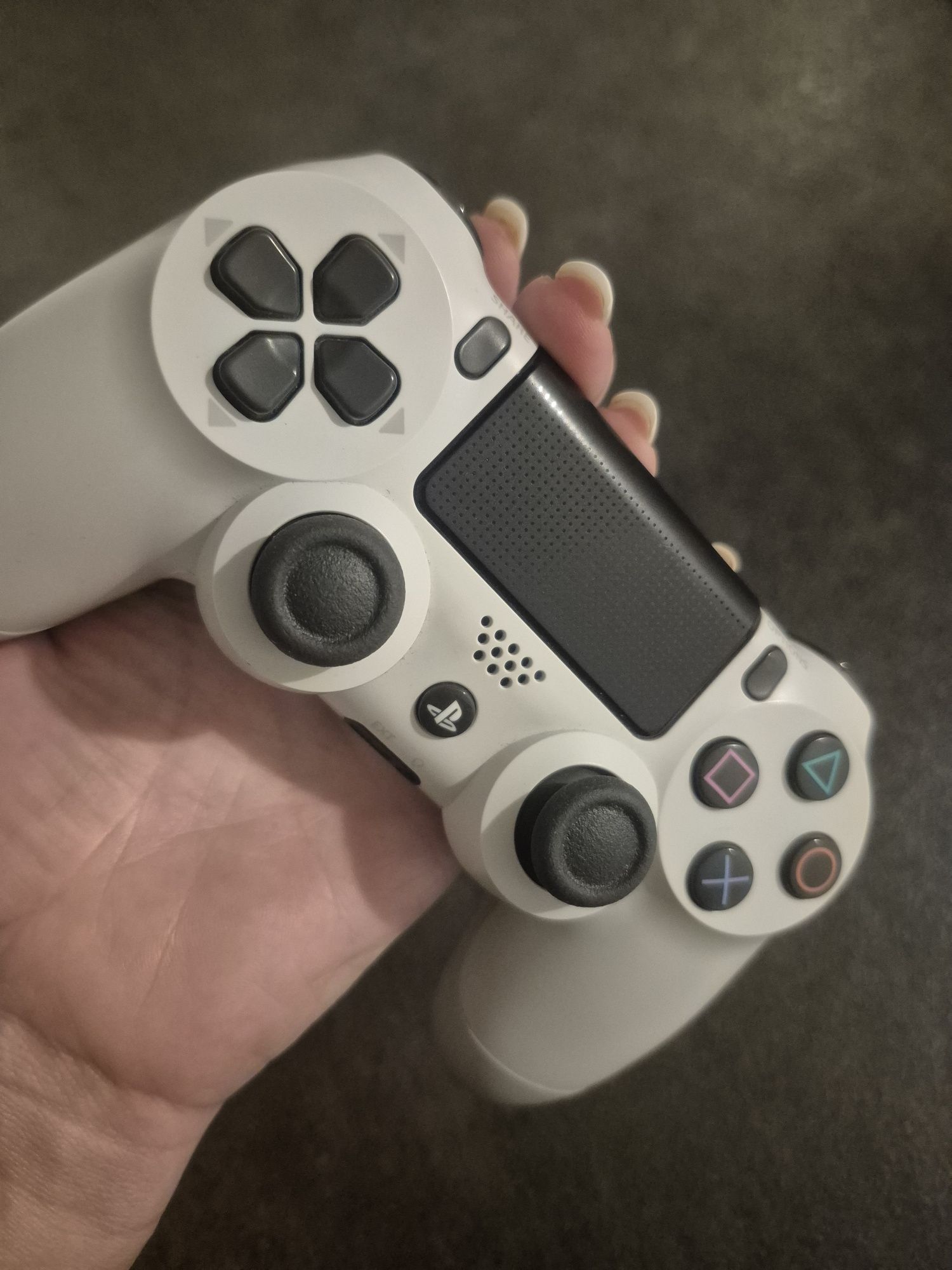 Pad dualshock do PS4 biały oryginalny, model ZCT2E
