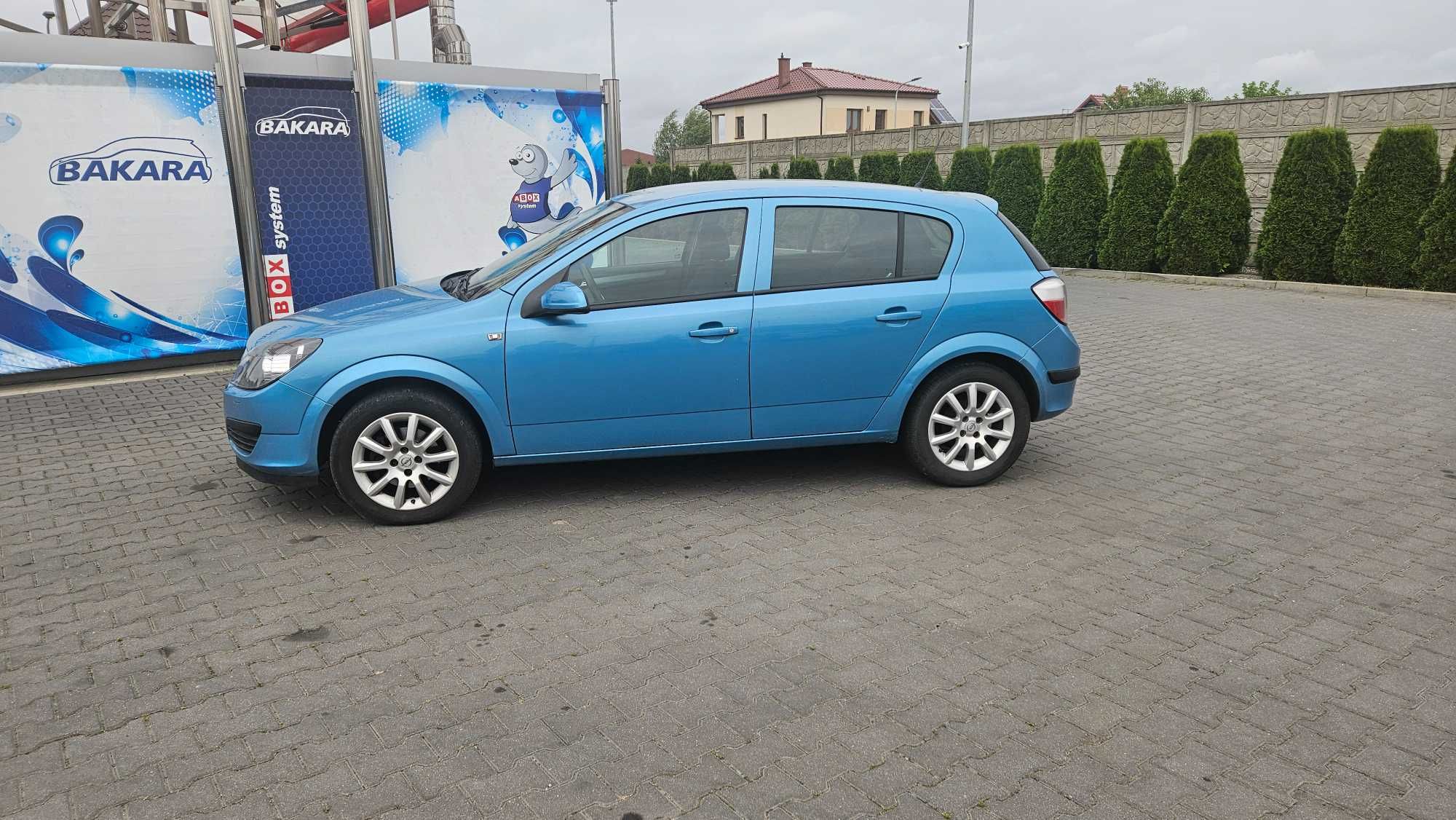 Opel astra H 1.6 benzyna