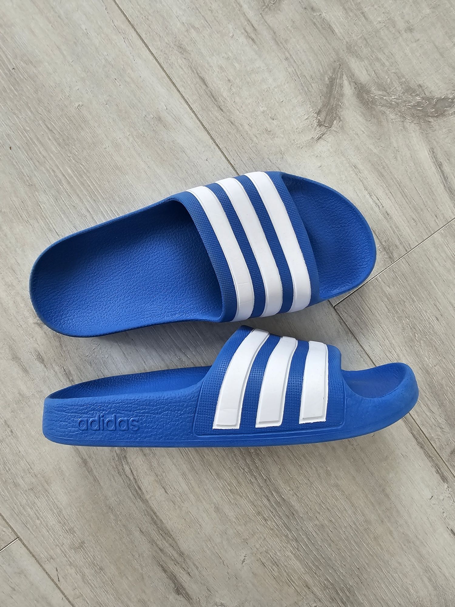 Klapki basenowe Adidas 34