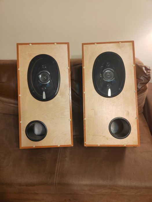 Kolumny głośnikowe, inw