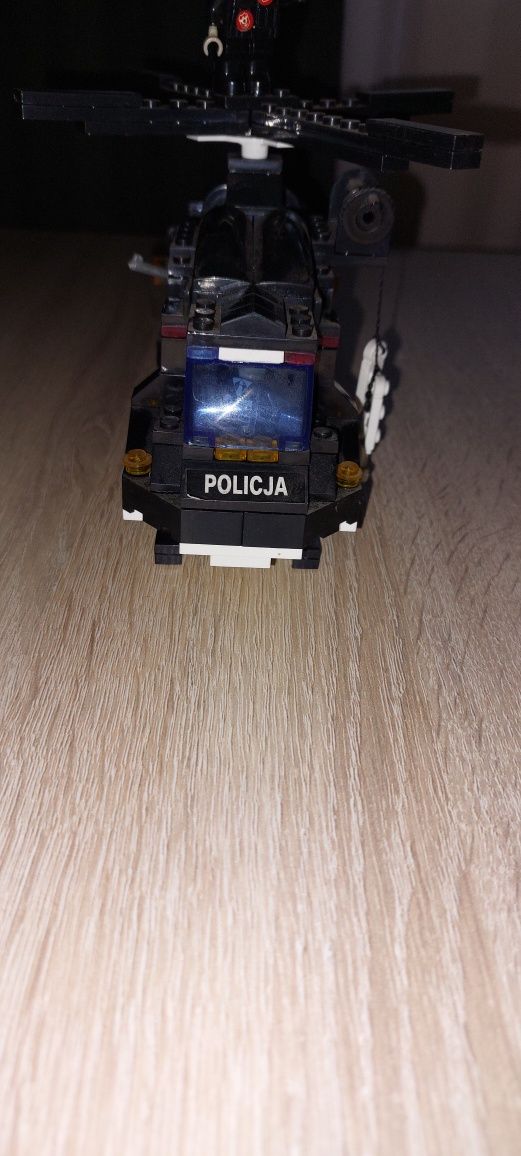 Klocki plastikowe helikopter policyjny + 3 postacie